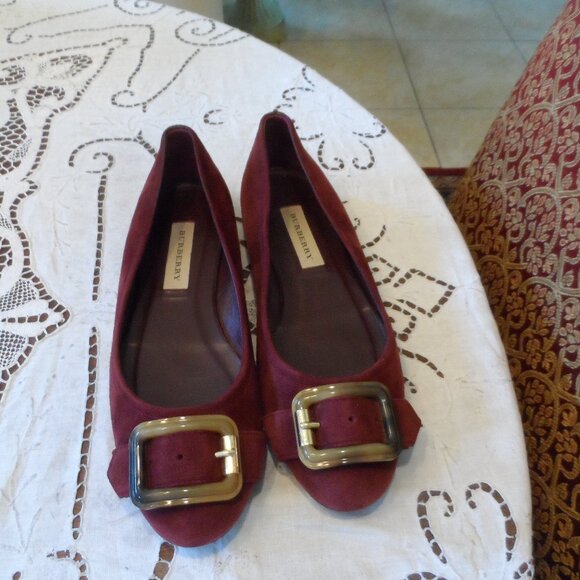 Burberry Burgundy Suede Leather Ballet Flats w/Front Buckle Detail Size IT40-10 - Picture 1 of 13